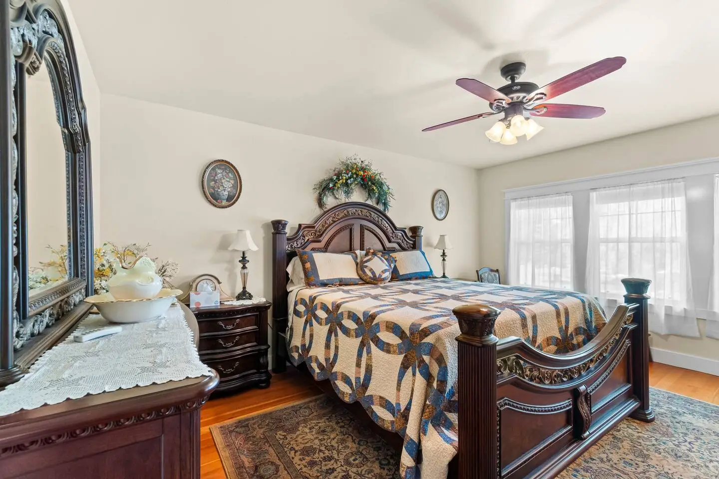 An image of the inside of The Cambridge House